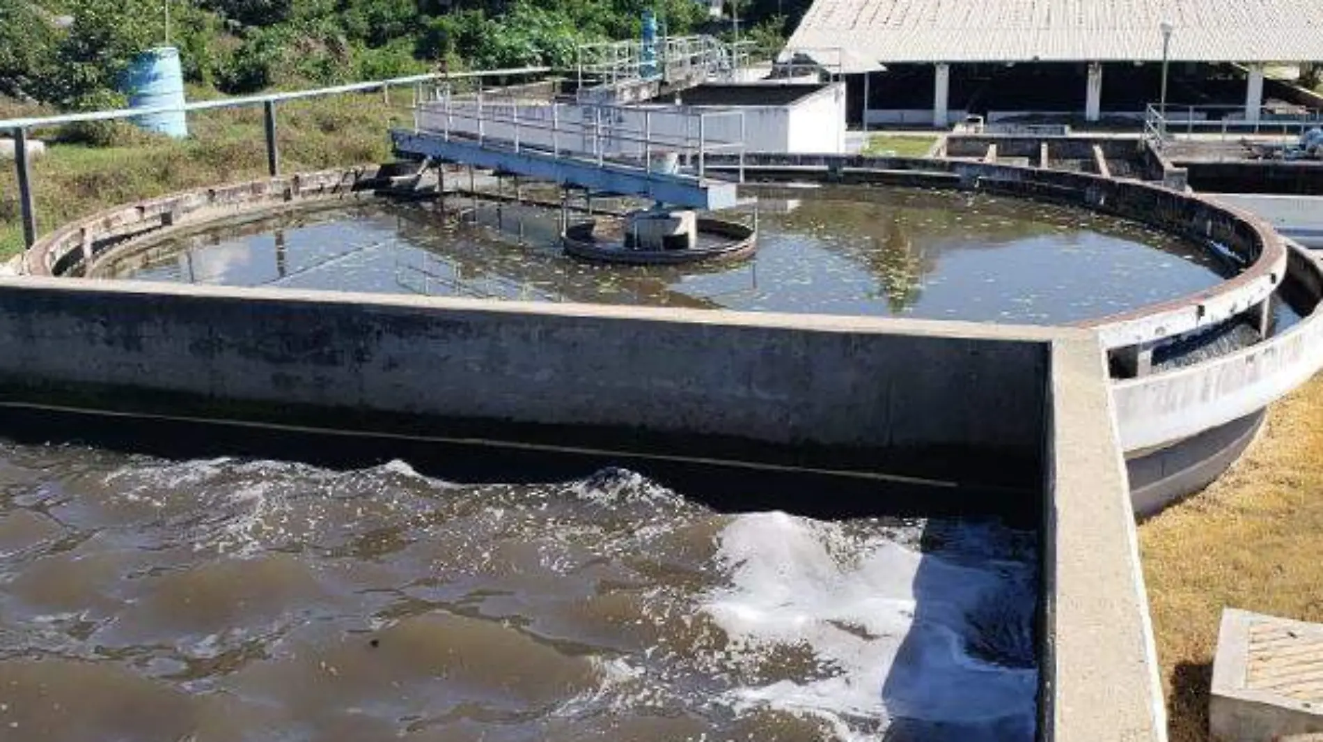 Acapulco - planta tratadora al 50 en pie de la cuesta